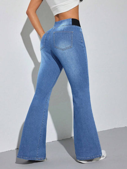 Hayat Flared Jeans (Petite)