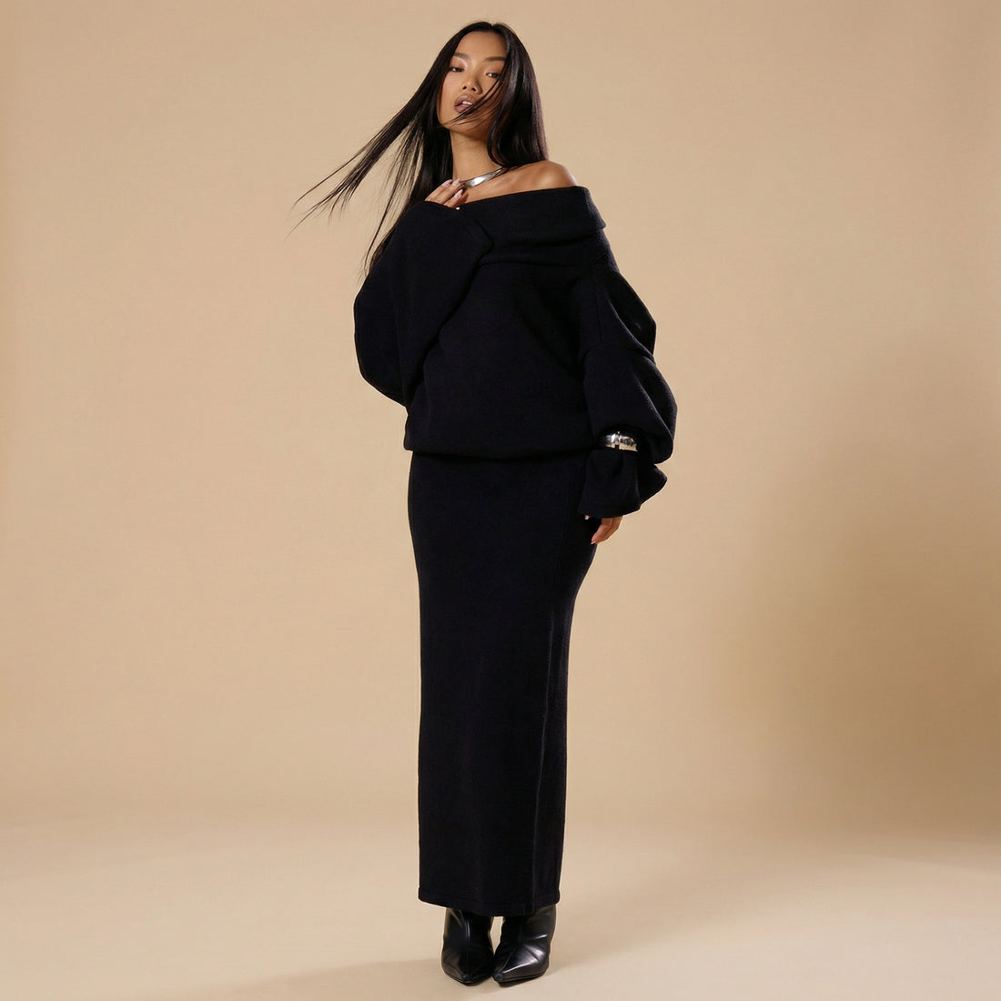 Mutheera Knit Skirt Set